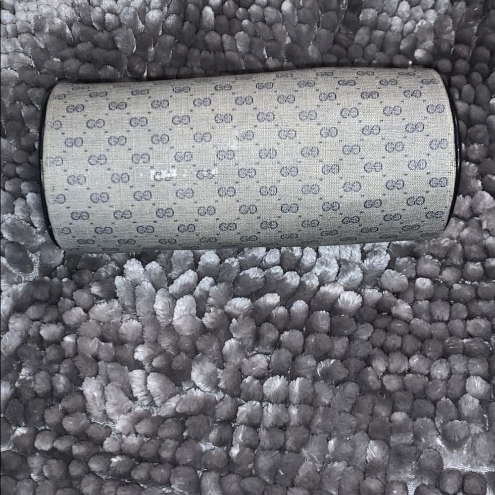 GUCCI VINTAGE ROUND CASE SUPER RARE!! - Picture 3 of 9